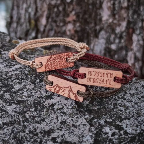 Customizable wooden bracelets