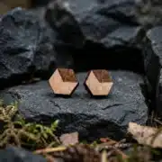Tridy wooden stud earrings Tridy stud earrings in Swiss wood with a geometric design