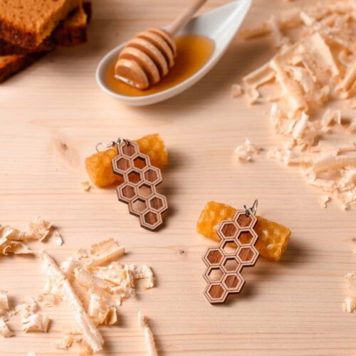 Boucles d'oreilles en bois Abee inspirées des abeilles et de l'apiculture