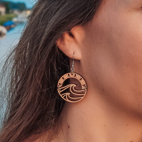 Vag wooden earrings with ethnic patterns and wave design