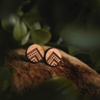 Clous d'oreilles en bois suisse Indyana fabriqué artisanalement
