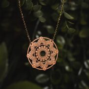 Collier-elaia Elaïa Halskette aus Schweizer Buchenholz
