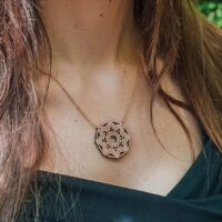 Collana in legno Elaïa