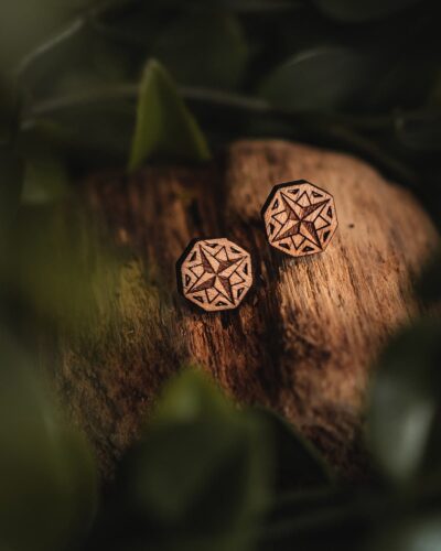 Nomad stud earrings in Swiss beech wood