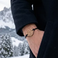 Bracelet en bois Viking Vegvisir