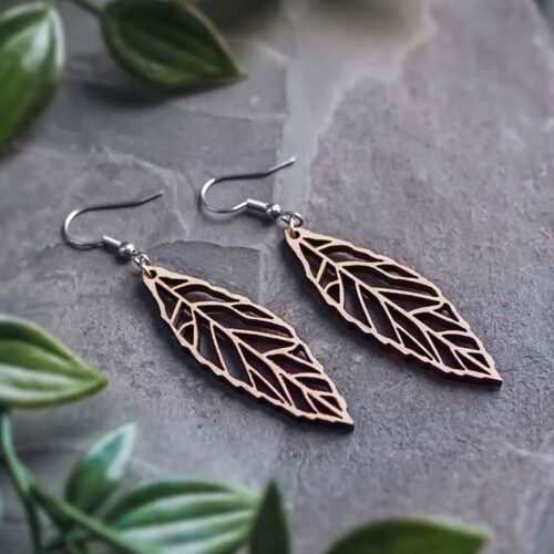 Leaf-shaped Ekinox wooden earrings