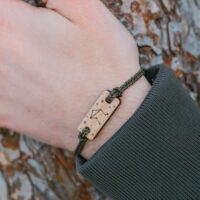 Holzarmband mit dem Sternzeichen Waage