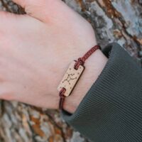 Bracciale in legno con il segno zodiacale della Vergine