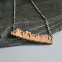 Collier en bois Peaks