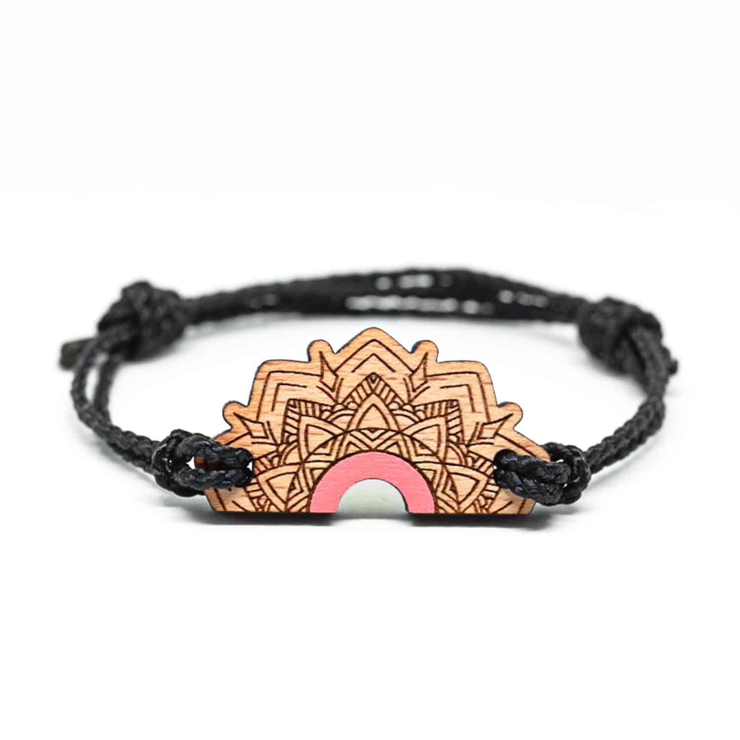 Bracelet en bois pourpre pastel inspiré des mandalas