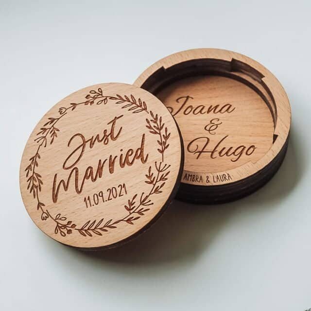 Customizable round wooden box for a wedding, birthday or other event