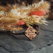 Wooden-bracelet-mothers-day-square-2 Customizable square wooden bracelet, perfect for Mother's Day