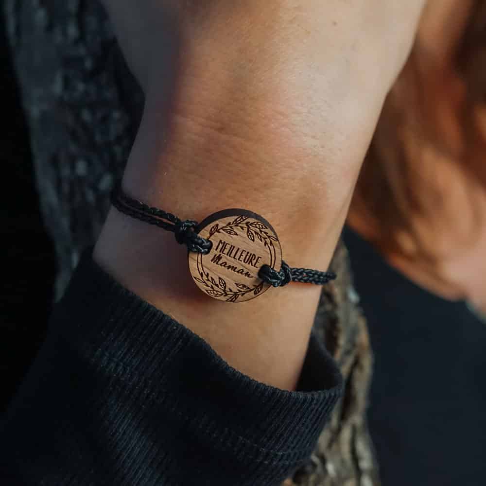 Round personalized Mother&#39;s Day special wooden bracelet