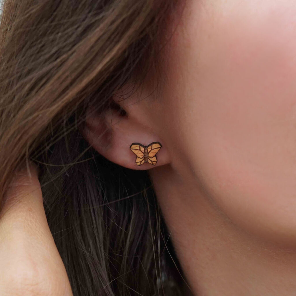 Boucles D'oreilles Clous Avec Papillon Et Cristaux Couleur Or - Réf. 4740 - Occasion Bon état