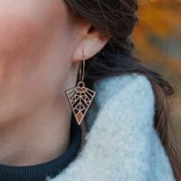 Orecchini in legno spaiati di Dispar