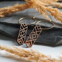 Orecchini in legno spaiati di Dispar