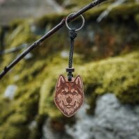 Porte clés en bois suisse avec design de husky