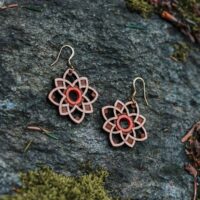 Primavera terracotta wooden earrings with a floral motif