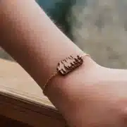 Bracelet en bois Dents du Midi avec chainette dorée