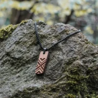 Kryss Swiss wooden necklace for men with a modern and masculine design