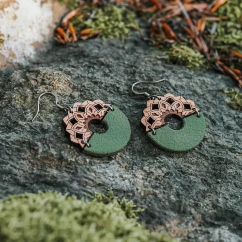 Boucles d'oreilles en bois suisse et plastique recyclé vert olive Sundala