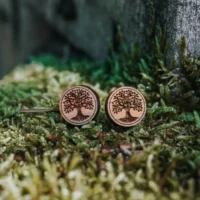 Clous d'oreilles en bois au design d'arbre de vie