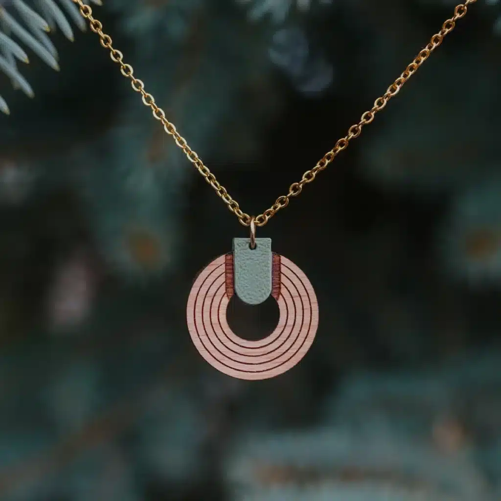 Nuove funzionalità 10 Collana in legno Upsylon, design moderno e minimalista ispirato al periodo Art Déco