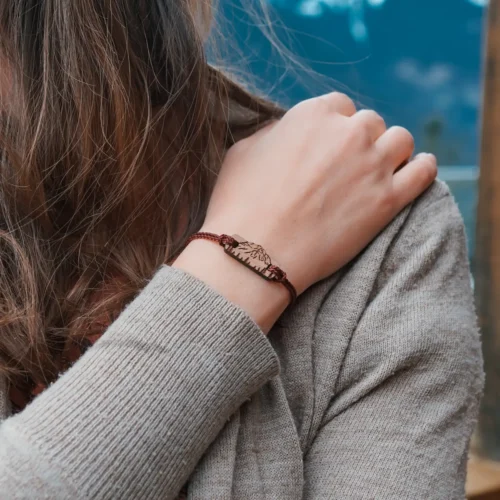 Swiss wooden bracelet inspired by the Moléson mountain