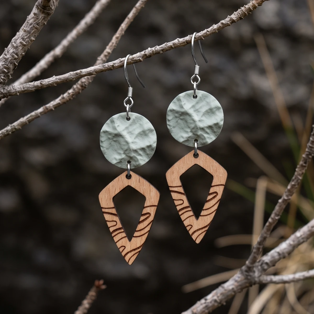Ohrringe aus Holz – Spitzen – grün – silber Ohrringe aus Holz von Peaks