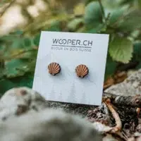 Clous-oreilles-en-bois-pecten Clous d'oreilles en bois Moana