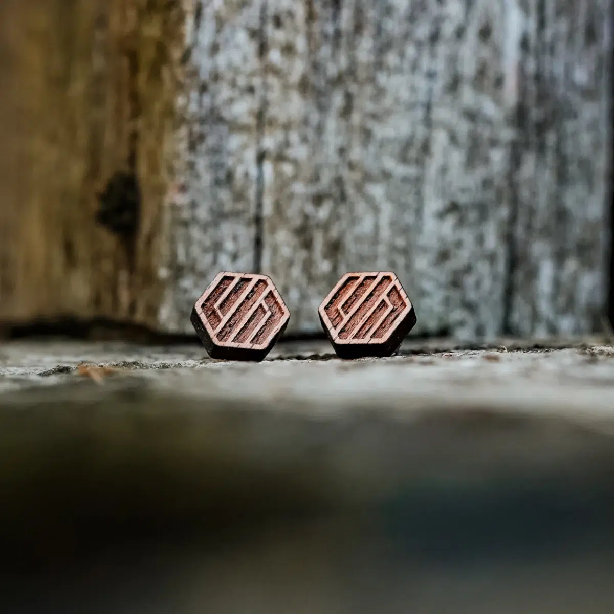 clous-oreilles-en-bois-nodus-2 Clous d'oreilles en bois Nodus